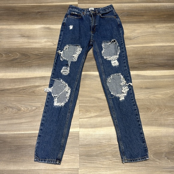 BDG Blue Denim Mom High-Rise distressed Jeans size 24 - Picture 4 of 9